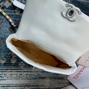 2022 chanel 19 flap bag