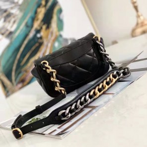 2022 chanel 19 waist bag