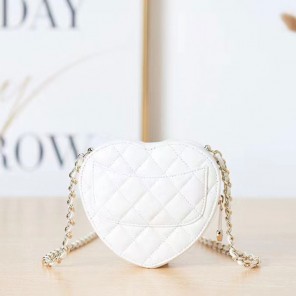 2022 chanel Heart Clutch With Chain