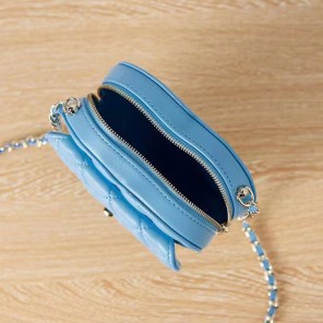 2022 chanel Heart Clutch With Chain