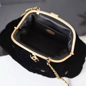 2022 chanel clutch