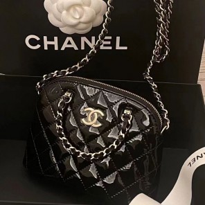 2023 Chanel CLUTCH WITH CHAIN