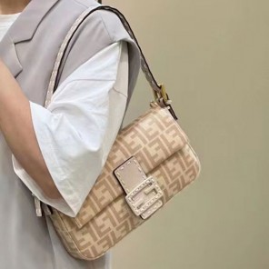 2023 Fendi Baguette