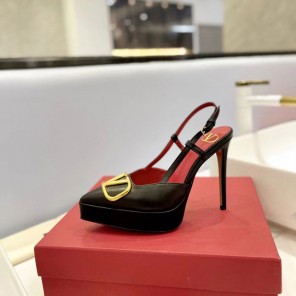 2023 Valentino women shoes