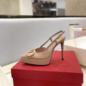 2023 Valentino women shoes