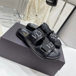 2023 Valentino women shoes