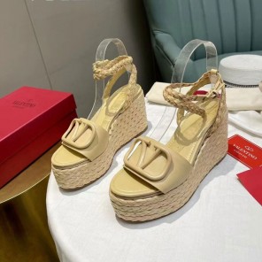 2023 Valentino women shoes