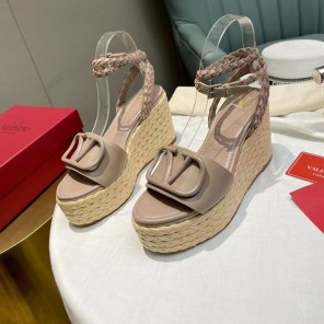 2023 Valentino women shoes