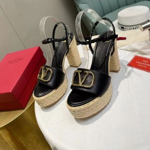 2023 Valentino women shoes