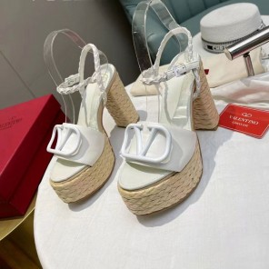 2023 Valentino women shoes