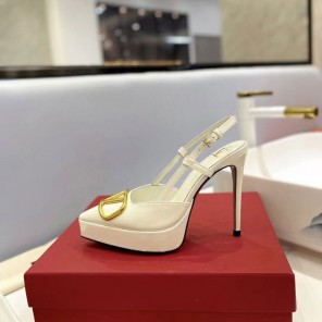 2023 Valentino women shoes