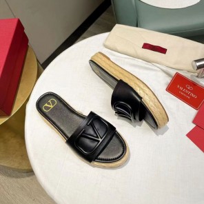 2023 Valentino women shoes