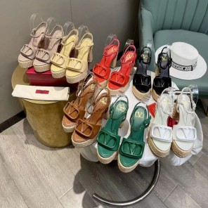 2023 Valentino women shoes