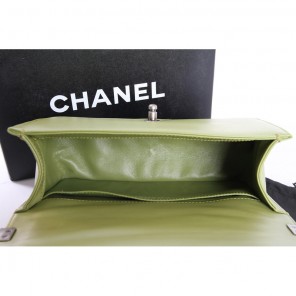 Boy Chanel Flap Shoulder Bag Original Pearl Leather A37003 Green