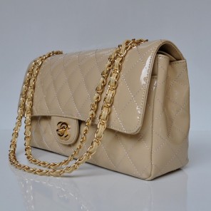 Chanel Classic Flap Bag 1113 Patent leather in Apricot with Gold