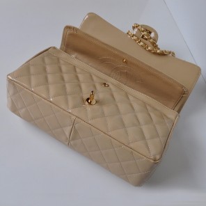 Chanel Classic Flap Bag 1113 Patent leather in Apricot with Gold