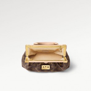Louis vuitton Monogram Clutch