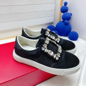 Roger Vivier shoes 2023