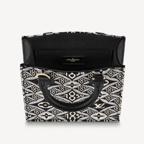 SINCE 1854 PETIT SAC PLAT