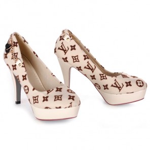 lousi vutton shoes with white