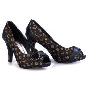 lousi vutton shoes with coffee