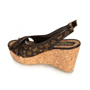 lousi vutton shoes with coffee