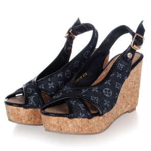 lousi vutton shoes with black
