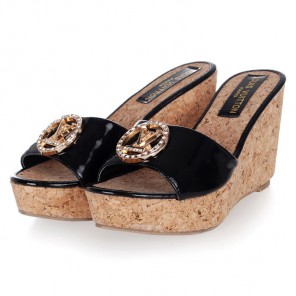 lousi vutton shoes with black