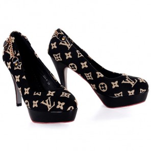 lousi vutton shoes with black