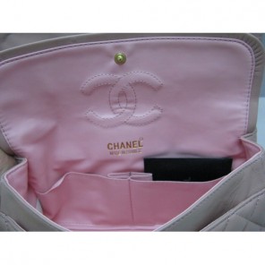Chanel lambskin leather Pink Flap bag with Gold chain