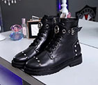2017 Fendi women Boot in Calfskin leather with rivet FSW0112