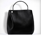 Diorific bucket bag in smooth pearlised black calfskin M1653PVOT M900