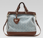 gucci valentine bag with hand stitched heart-shaped leather charm and gucci script logo 282342 FQY6G 8675